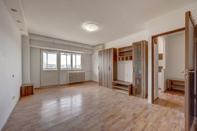 Lujerului -Garsoniera - decomandata -  Teatrul Masca